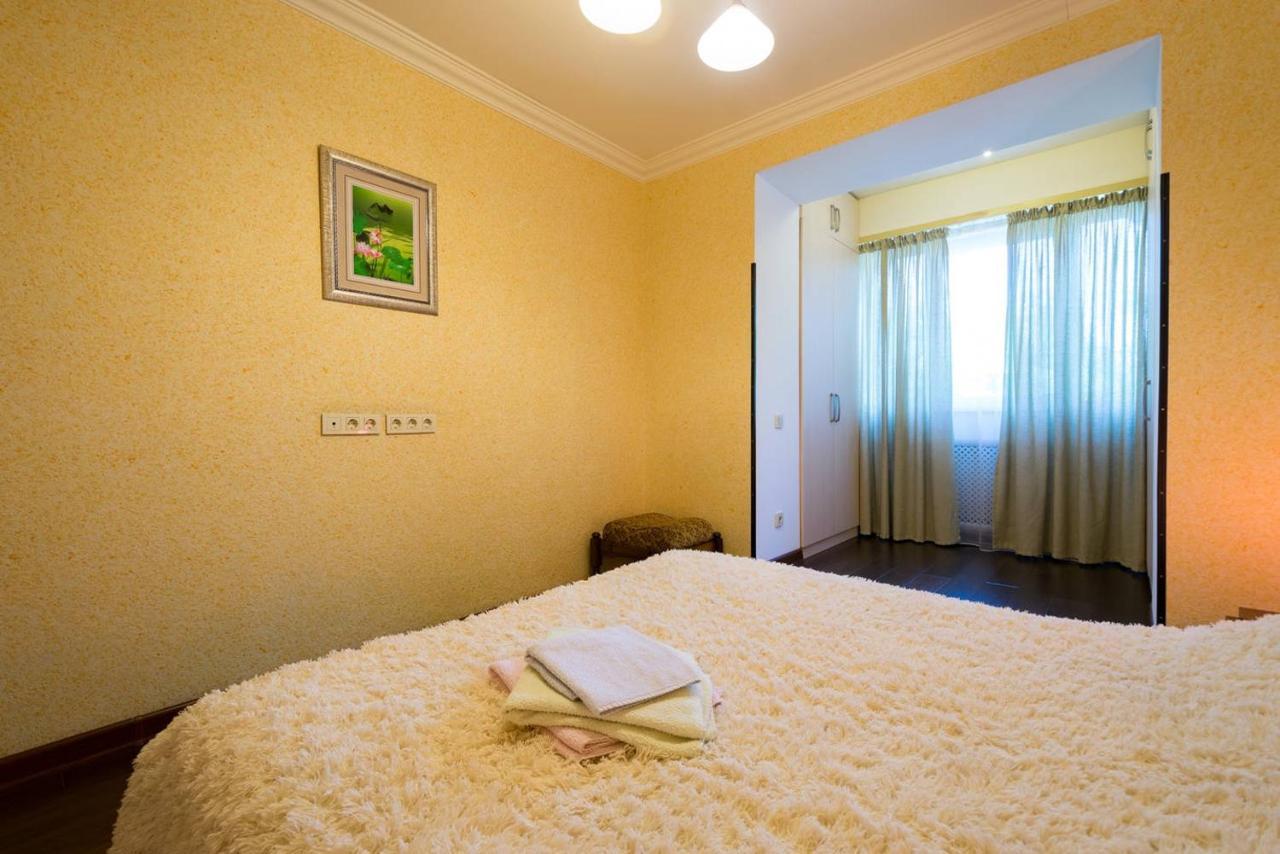 Nadezhda Apartments In Touristic Area, On The Dostyk Avenue 89 อัลมาตี ภายนอก รูปภาพ