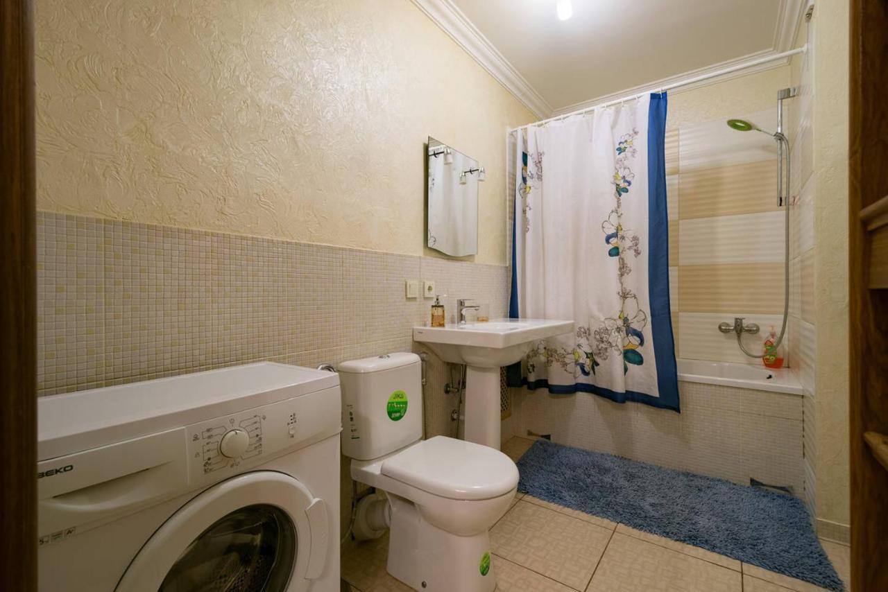 Nadezhda Apartments In Touristic Area, On The Dostyk Avenue 89 อัลมาตี ภายนอก รูปภาพ