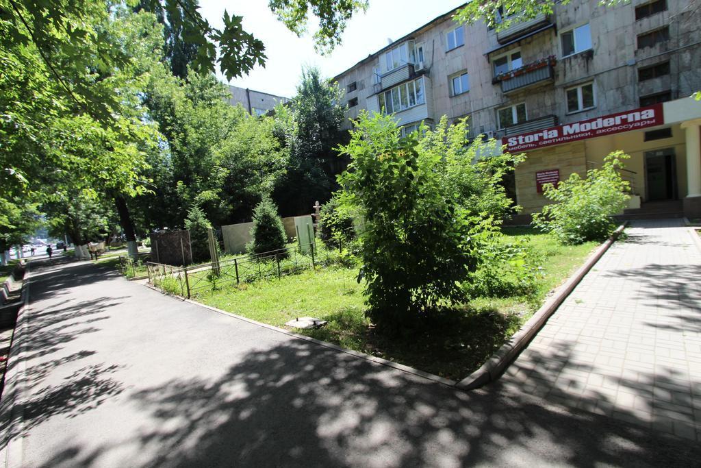 Nadezhda Apartments In Touristic Area, On The Dostyk Avenue 89 อัลมาตี ภายนอก รูปภาพ