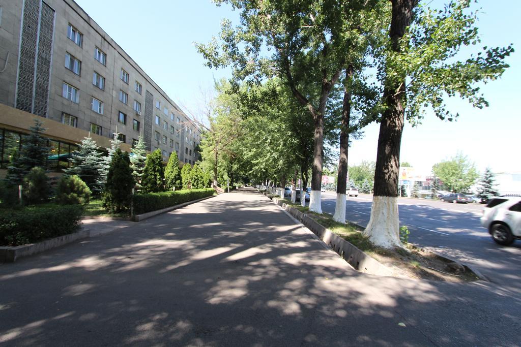 Nadezhda Apartments In Touristic Area, On The Dostyk Avenue 89 อัลมาตี ภายนอก รูปภาพ